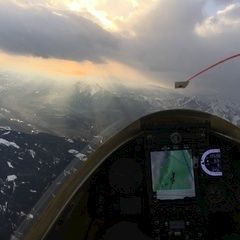 Flugwegposition um 16:26:22: Aufgenommen in der Nähe von Gemeinde Aigen im Ennstal, Österreich in 2800 Meter